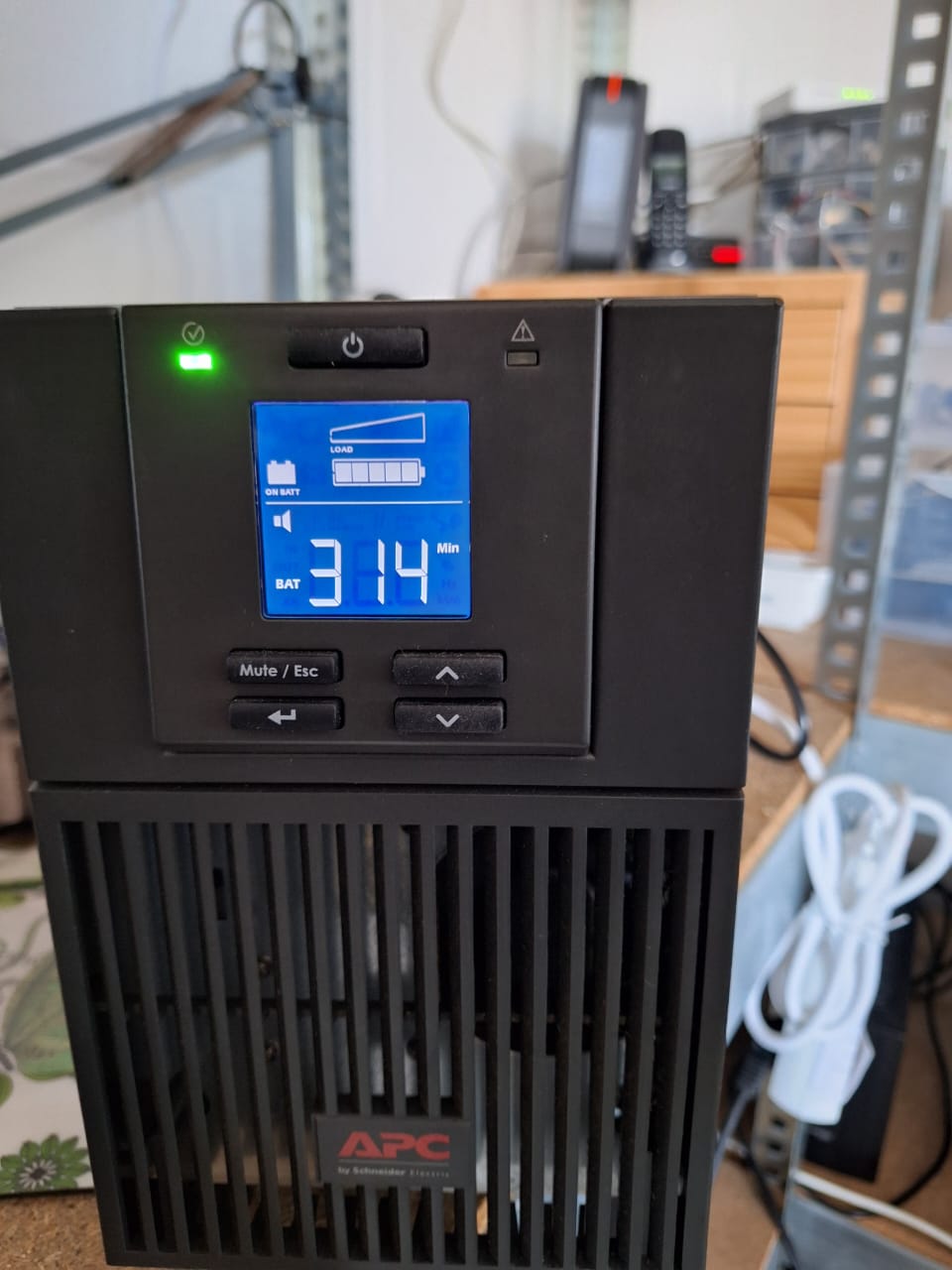 APC SRV2KI — vue latérale